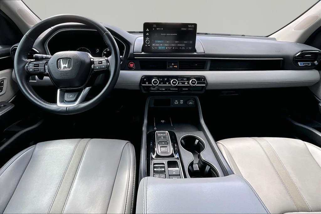 Used 2025 Honda Pilot EX-L image 8