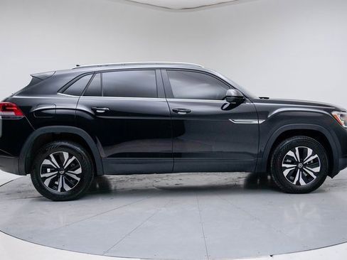 Used 2024 Volkswagen Atlas Cross Sport SE image 13