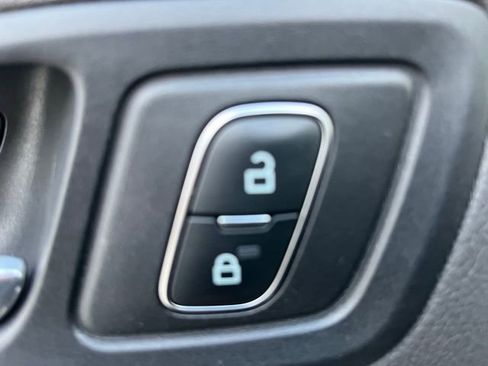 Used 2022 Ford Transit Connect XLT FWD image 12