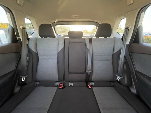 Used 2023 Nissan Rogue SV image 29