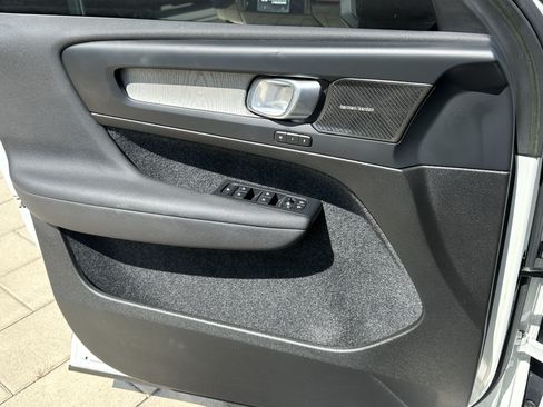 Used 2023 Volvo XC40 B4 Plus w/ Protection Package Premier FWD image 22