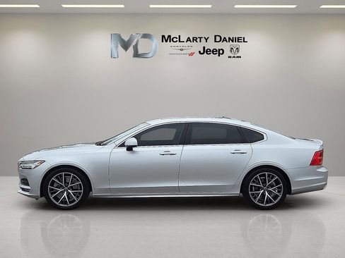 Used 2019 Volvo S90 T6 Momentum w/ Protection Package Premier image 3