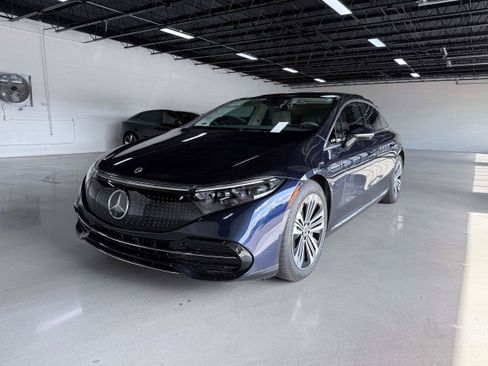 Used 2022 Mercedes-Benz EQS 450+ Sedan image 2