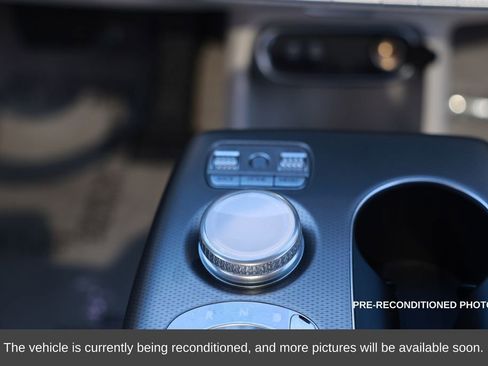 Used 2025 Genesis GV60 Advanced image 32