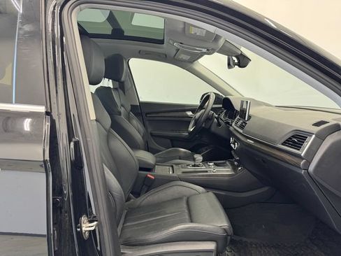 Used 2020 Audi Q5 e Premium Plus w/ Premium Plus Package AWD/4WD image 16