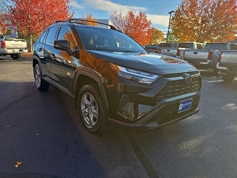 Used 2022 Toyota RAV4 XLE image 10