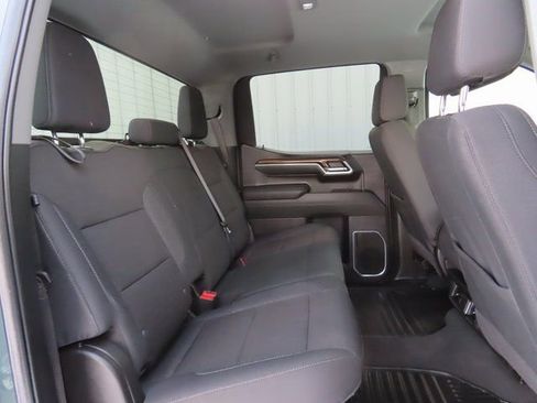 Used 2025 Chevrolet Silverado 1500 LT image 32