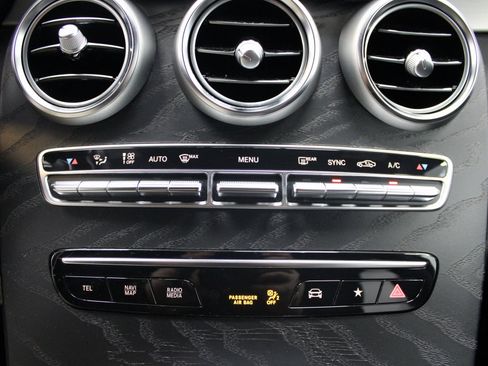 Used 2022 Mercedes-Benz GLC 300 4MATIC image 40