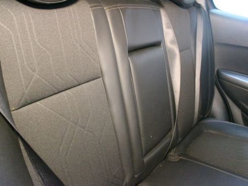 Used 2019 Chevrolet Trax LT w/ LT Convenience Package AWD/4WD image 13
