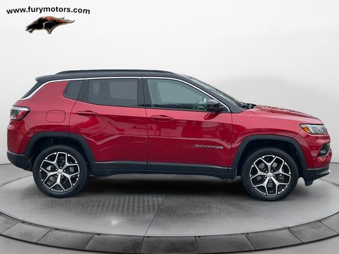 Used 2024 Jeep Compass Limited image 2