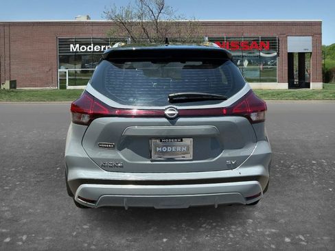 Certified 2022 Nissan Kicks SV FWD image 3