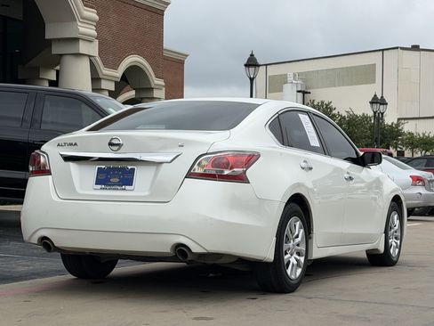 Used 2015 Nissan Altima 2.5 S w/ Power Driver Seat Package FWD image 4