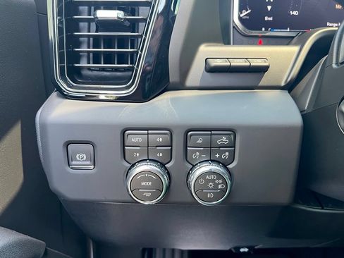 New 2026 GMC Sierra 1500 AT4 w/ AT4 Premium Package AWD/4WD image 19
