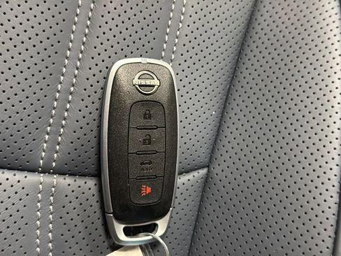 Used 2025 Nissan Ariya Platinum AWD/4WD image 21