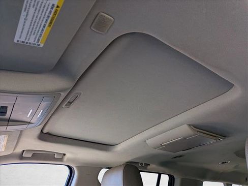 Used 2019 GMC Yukon XL SLT w/ Open Road Package image 15