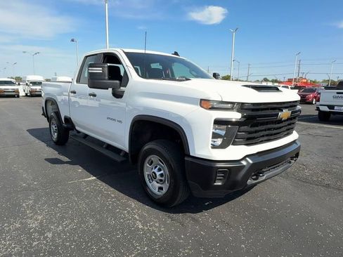 Used 2024 Chevrolet Silverado 2500 W/T w/ WT Fleet Convenience Package AWD/4WD image 2