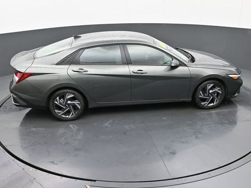 Certified 2025 Hyundai Elantra Sport image 52