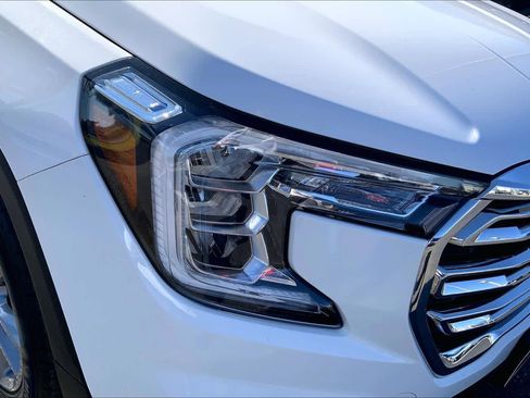 Used 2024 GMC Terrain SLT AWD/4WD image 28