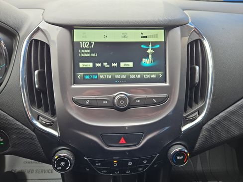 Certified 2018 Chevrolet Cruze LT w/ Convenience Package image 10