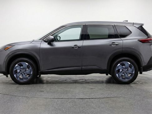 Used 2025 Nissan Rogue SV image 5