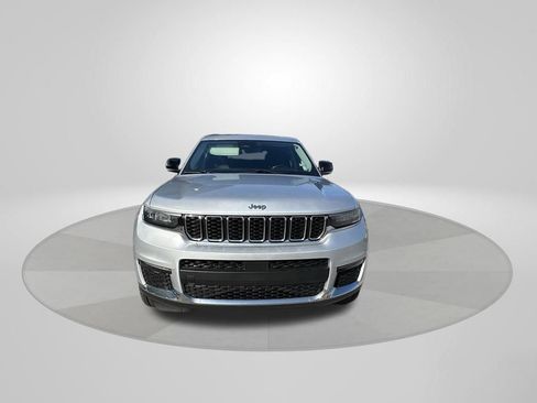 Used 2021 Jeep Grand Cherokee L Limited RWD image 2