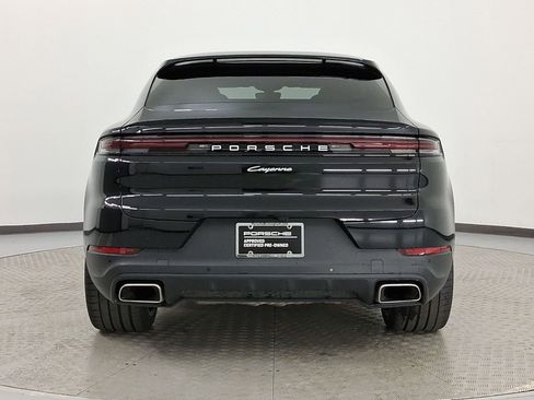 Certified 2024 Porsche Cayenne Coupe AWD/4WD image 11