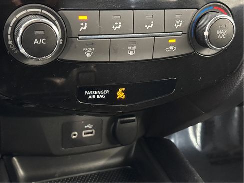 Used 2022 Nissan Rogue Sport S image 37