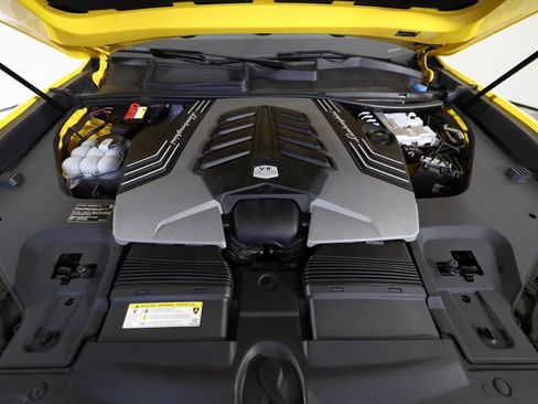 Used 2021 Lamborghini Urus image 48