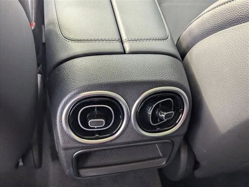 Certified 2025 Mercedes-Benz C 300 Sedan image 17