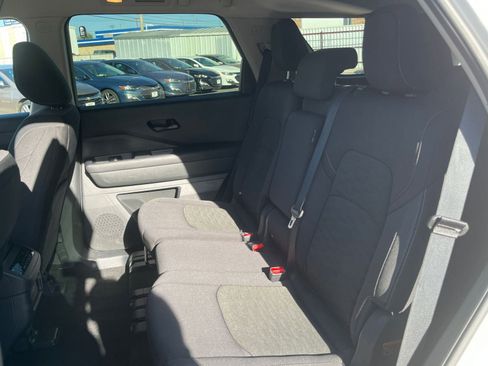 Used 2025 Nissan Pathfinder SV image 25