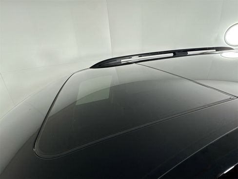 Used 2025 Honda Pilot Touring image 19