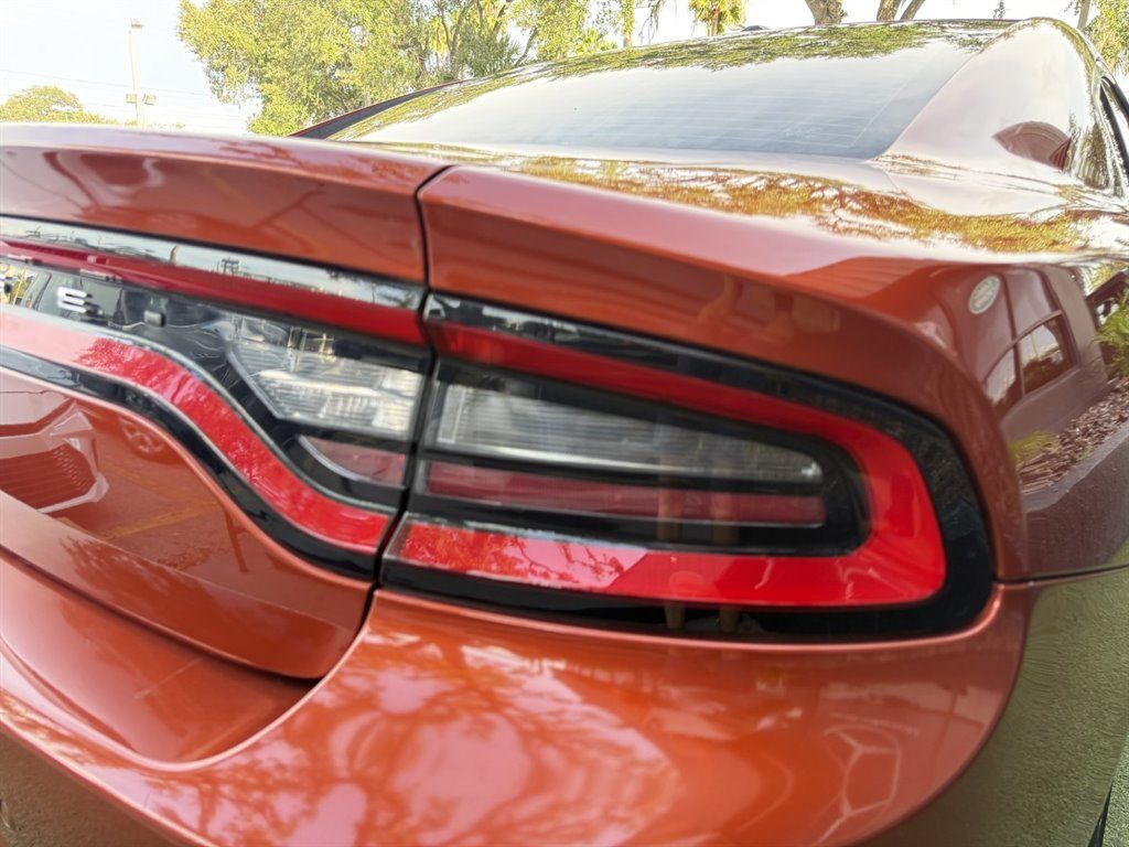 Used 2020 Dodge Charger SXT RWD image 12