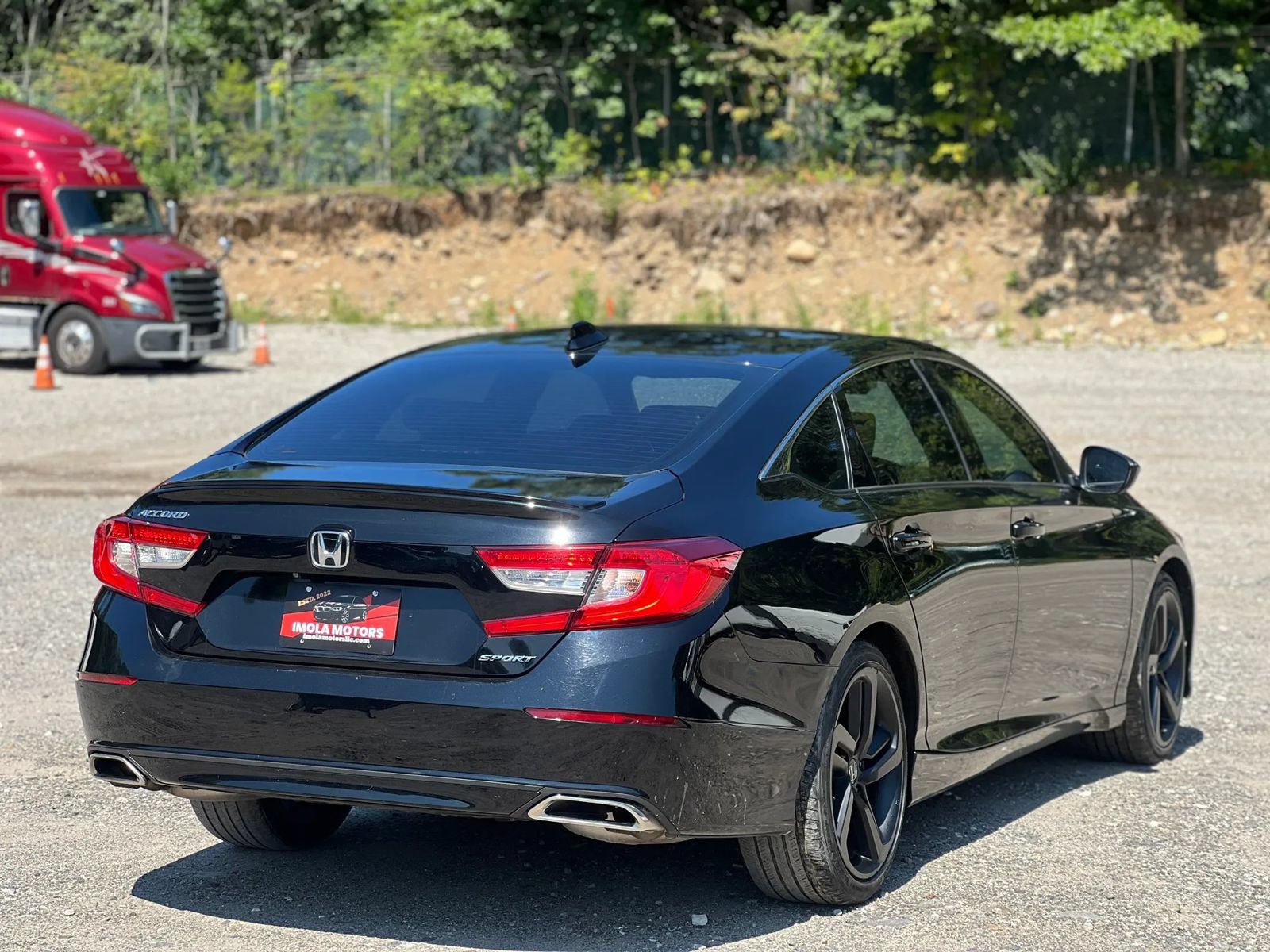 Used 2018 Honda Accord Sport image 6