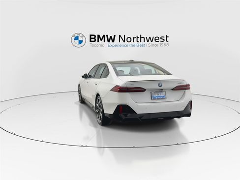 Used 2026 BMW i5 eDrive40 w/ M Sport Package image 13