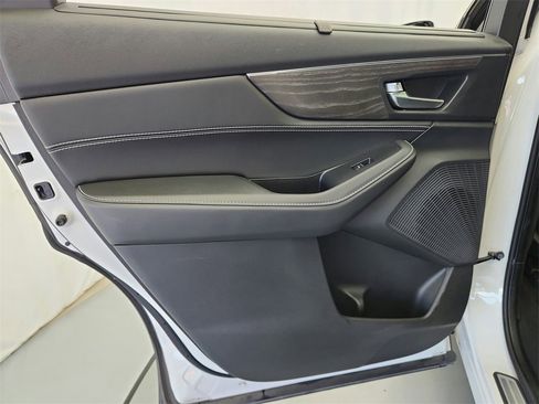 Used 2024 Acura MDX SH-AWD w/ Advance Package image 25