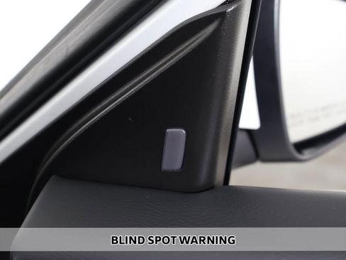 Used 2023 Nissan Sentra SV image 4