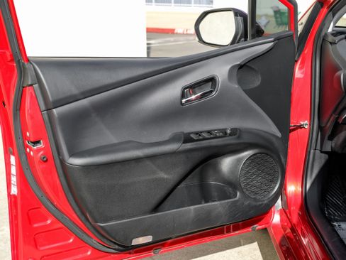 Used 2021 Toyota Prius Prime XLE image 39