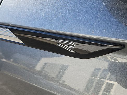 Certified 2022 Volkswagen Tiguan SEL R-Line image 6