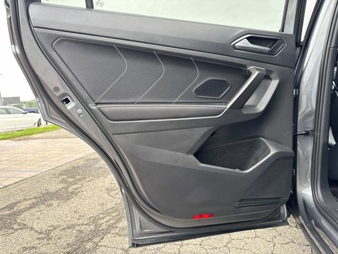 Certified 2024 Volkswagen Tiguan SE R-Line image 24