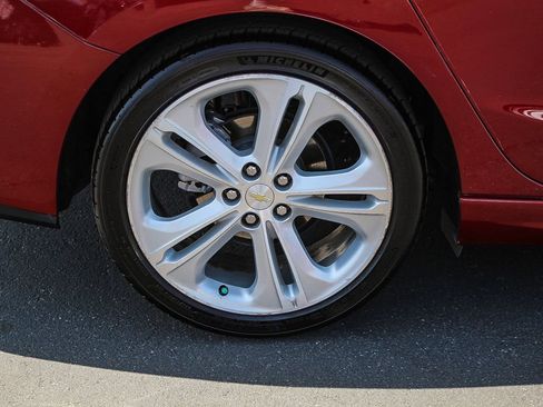 Used 2016 Chevrolet Cruze Premier FWD image 11