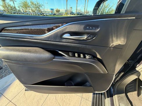 Used 2023 Cadillac Escalade ESV Sport Platinum w/ LPO, ONYX Package image 21