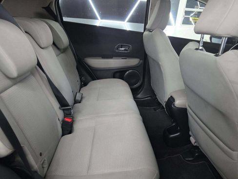 Used 2019 Honda HR-V EX image 11