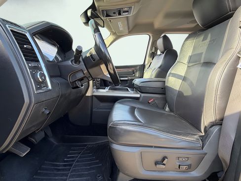 Used 2015 RAM 2500 Laramie w/ Black Appearance Group AWD/4WD image 16