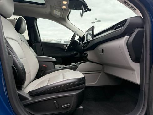 Used 2023 Ford Escape Platinum FWD image 9