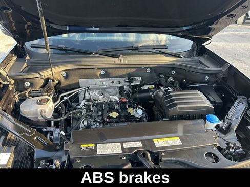 Used 2024 Volkswagen Atlas Cross Sport SE image 17