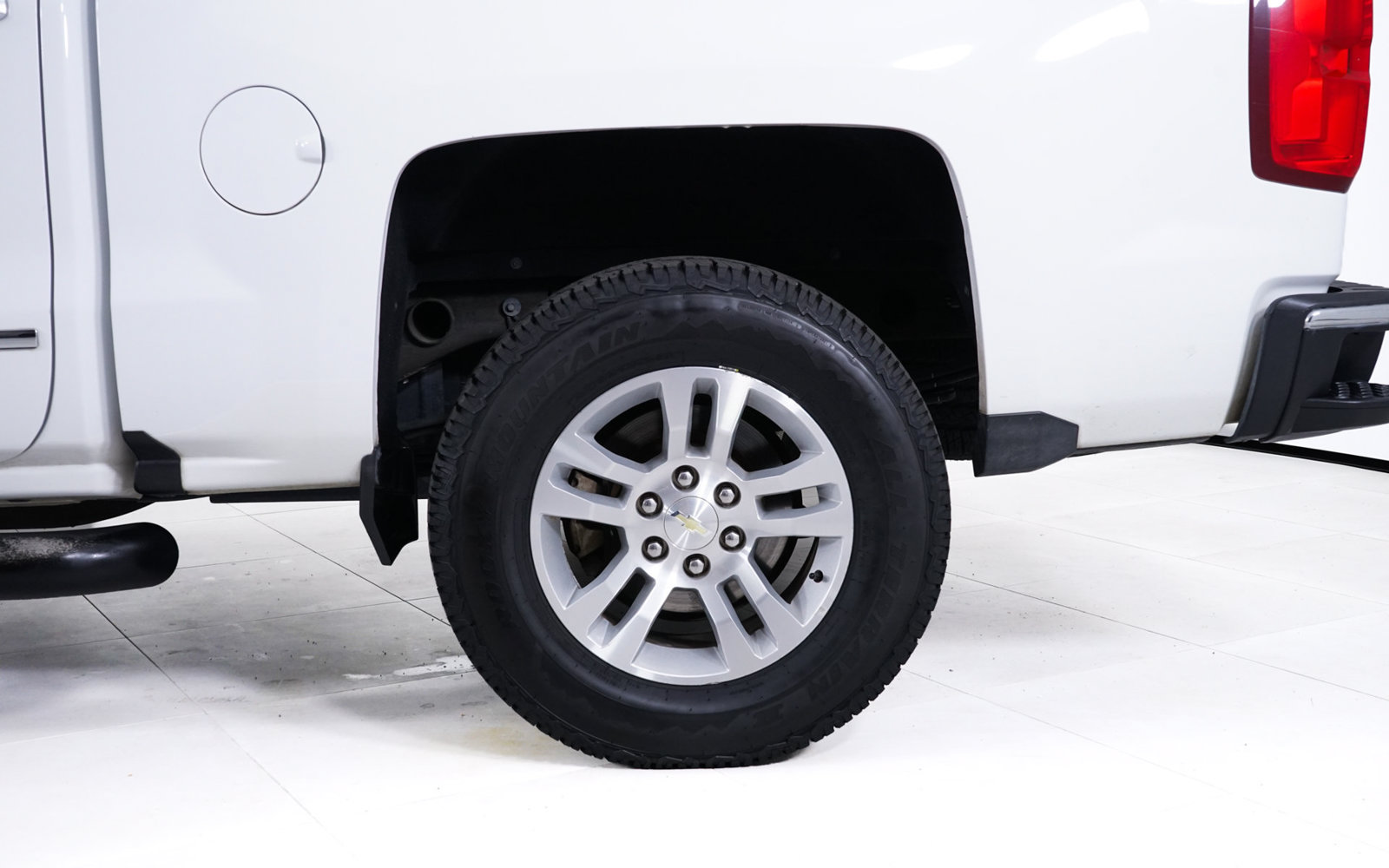 Used 2018 Chevrolet Silverado 1500 LTZ AWD/4WD image 12