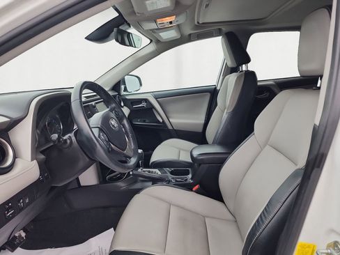 Certified 2016 Toyota RAV4 Limited image 9