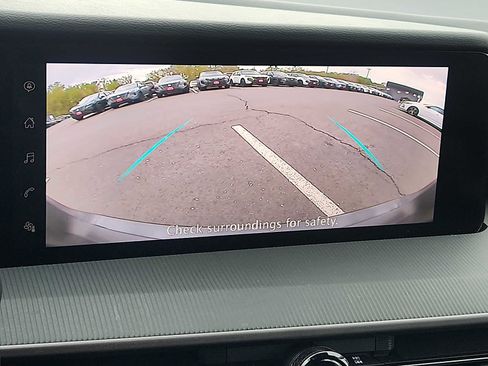 Used 2025 Nissan Murano SV AWD/4WD image 17
