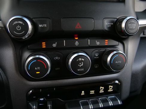 Used 2020 RAM 1500 Big Horn image 10