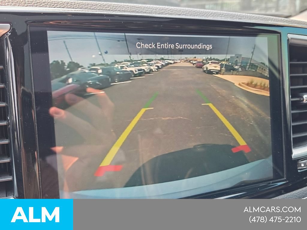Used 2025 Chrysler Pacifica Limited FWD image 24